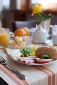 Stadt-Gut-Hotel Westfalia,Halle>>Gutenberg,3 star