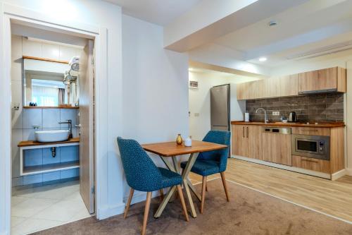 roys hotel and suites