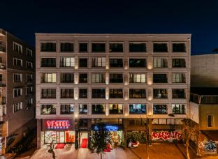 roys hotel and suites