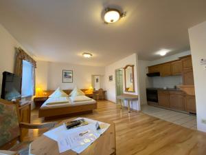 Hotel Lobmeyer,Regensburg>>Cham,3 star