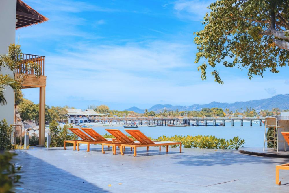 sea sun bed and beyond