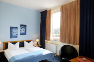 H24 Hoteltow,Grossbeeren>>Berlin,3 star
