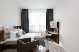 H24 Hoteltow,Grossbeeren>>Berlin,3 star
