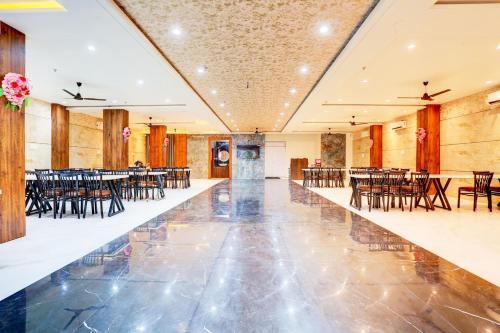 Hotel Dev Paradise,,4 star