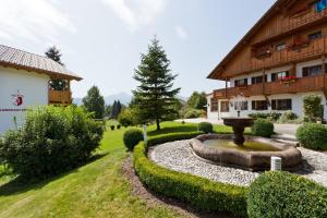 Landhaus Kössel,Easy Access To Downhill Skiing,4 star