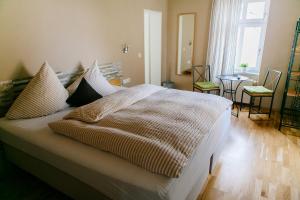 Landhotel Airport Inn,Idar-Oberstein>>Hahn,3 star