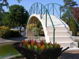 Isaiah Tubbs Resort & Conference Centre,Bloomfield>>Belleville,2 star