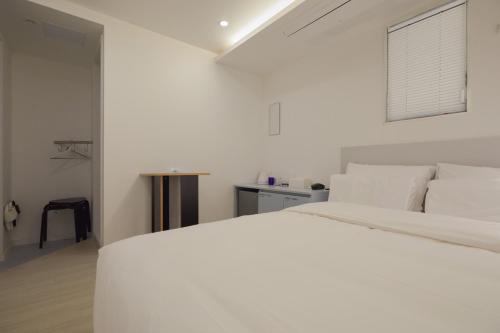 aank hotel seoul sinchon
