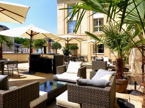 le louis versailles chateau hotel mgallery