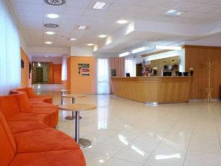 Hotel Akademie,Chocerady>>Benesov,4 star