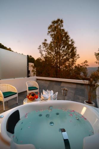 Velmore Kasauli Operated By Royal Orchid,,4 star