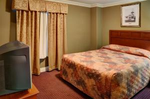 Lakeview Inns & Suites - Edson Airport,Edson Airport>>Edson,3 star