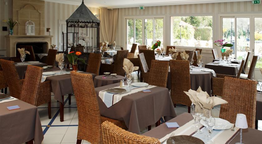 Logis Auberge Du Centre,Cellettes>>Blois,3 star