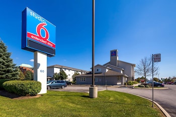 studio 6 mississauga on toronto