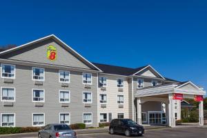Super 8 By Wyndham Midland,Barrie - Orillia>>Barrie,2 star