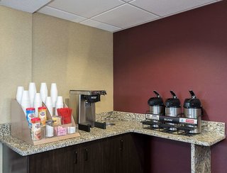 red roof inn toledo maumee