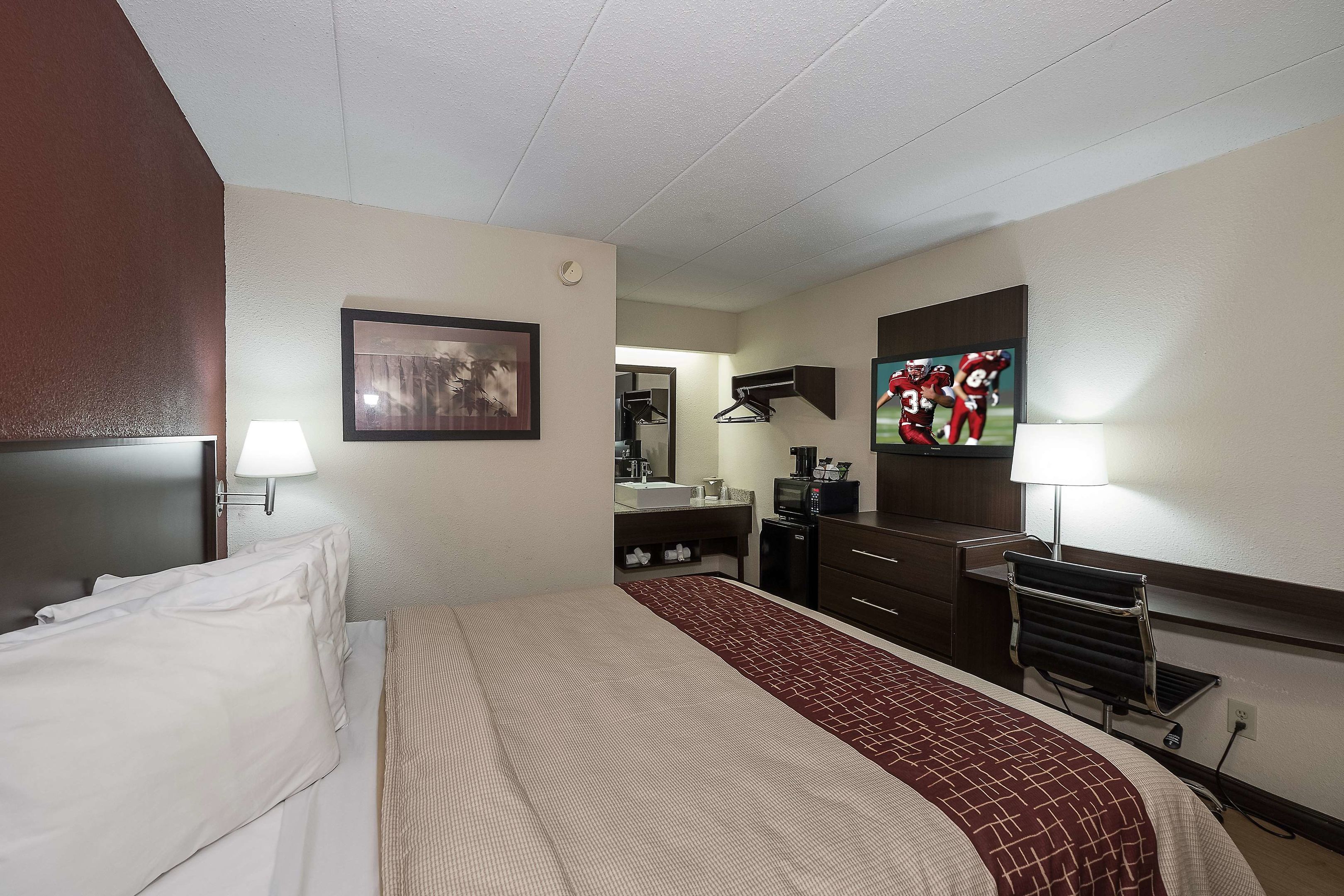 red roof inn toledo maumee