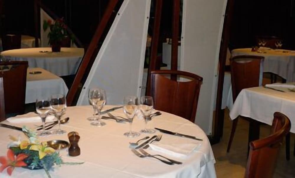 hotel authentic by balladins rodez le segala