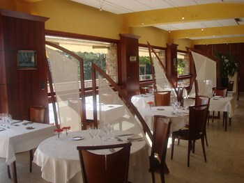 hotel authentic by balladins rodez le segala