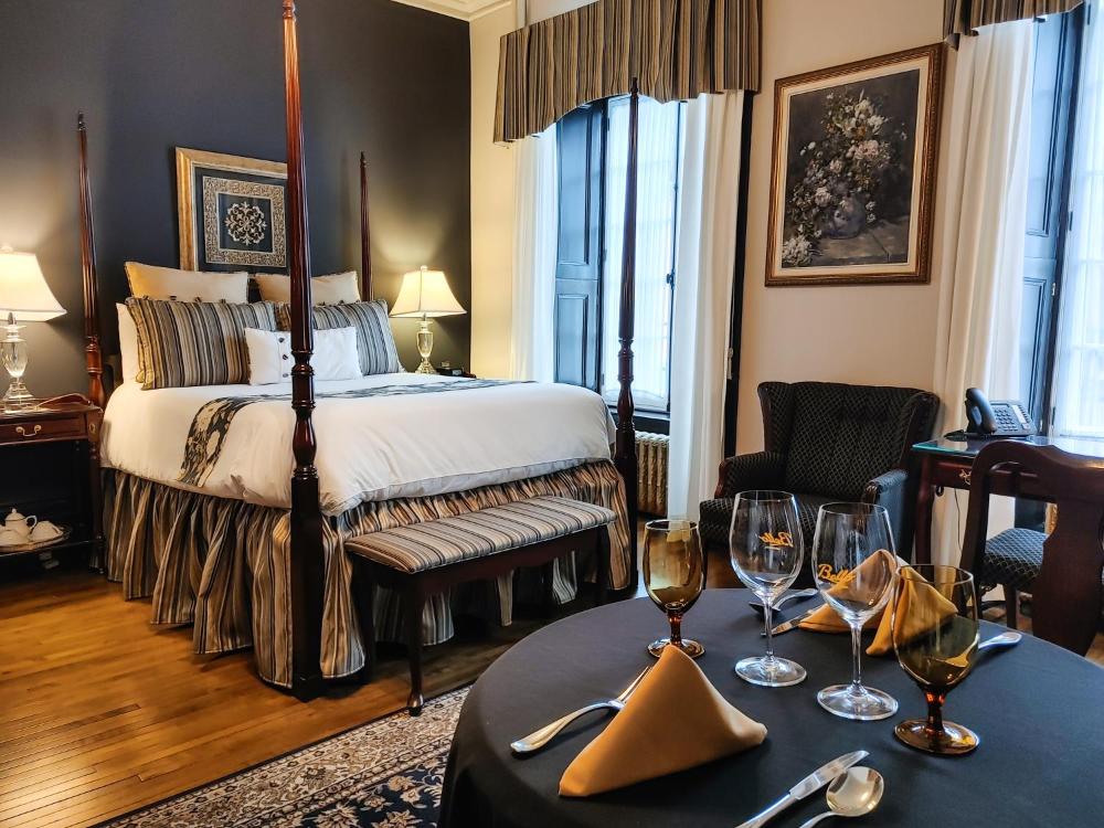 hotel le clos saint louis