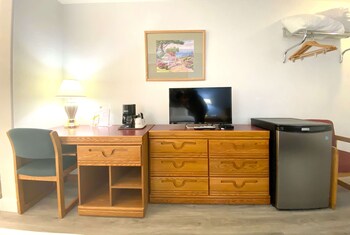 super 8 by wyndham sicamous