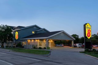 Super 8 By Wyndham Winnipeg West,Winnipeg>>Headingley,3 star