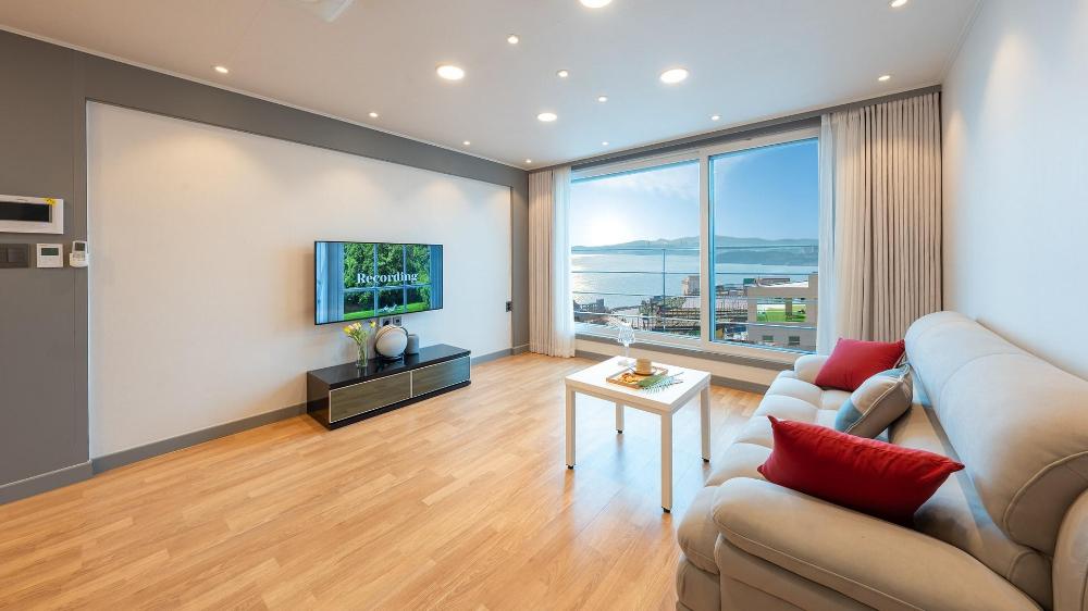 donghae hill stay pension