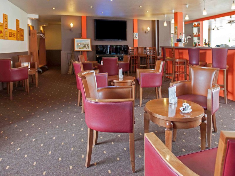 ibis 3 lacs neuchatel hotel