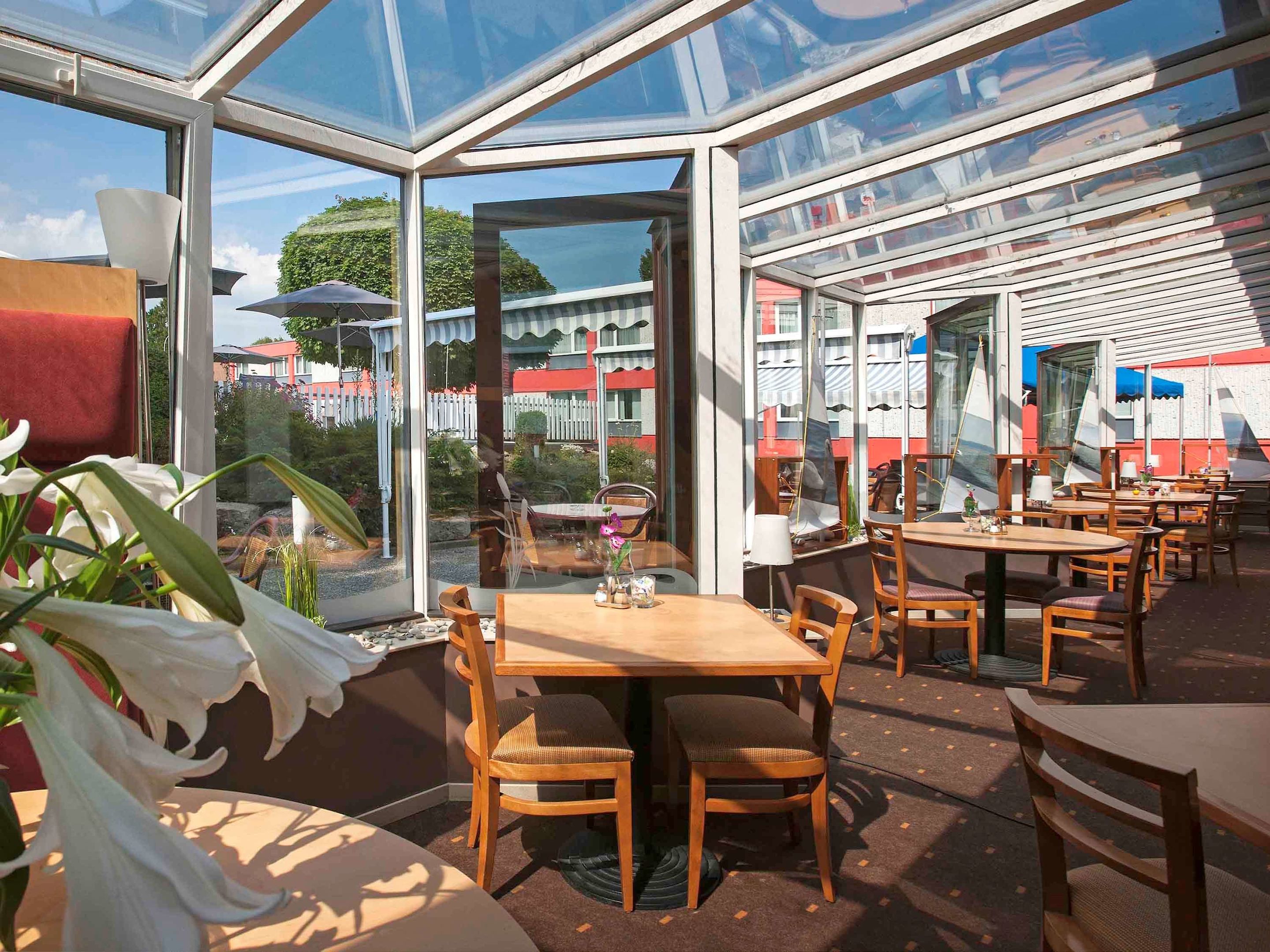 ibis 3 lacs neuchatel hotel