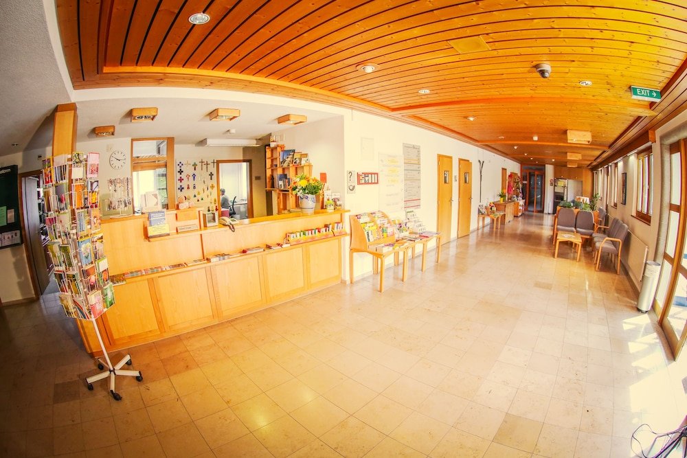 hotel and bildungshaus st jodern