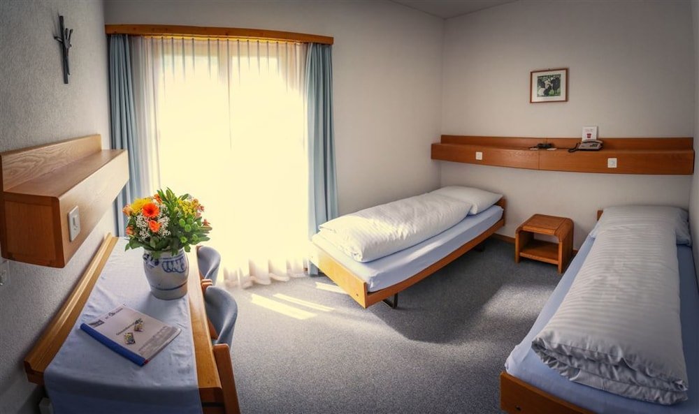 hotel and bildungshaus st jodern