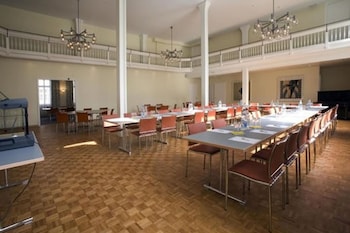 Central City Hotel Rochat,Huningue>>Basel,3 star