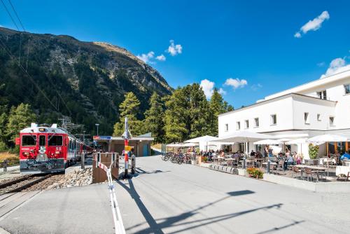 Hotel Morteratsch,,3 star
