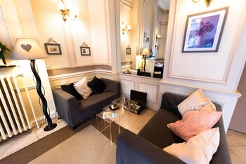 Hotel Le Lion D'or,Normandy>>Bernay,2 star