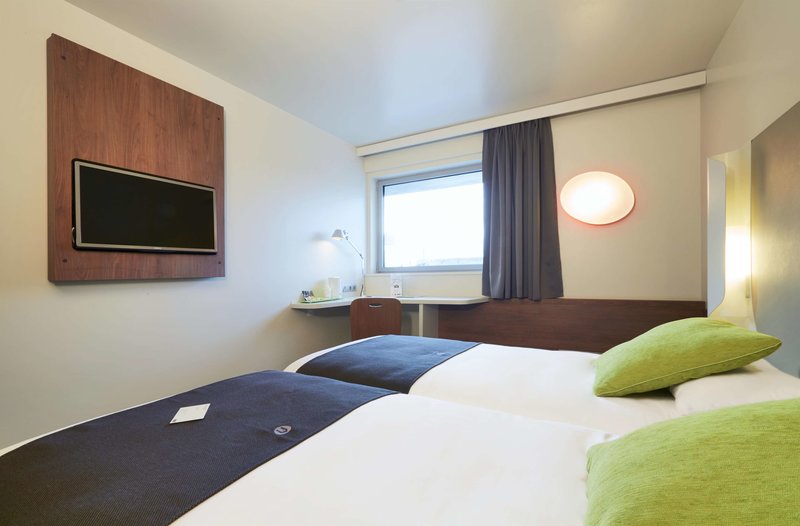 campanile la roche sur yon centre gare