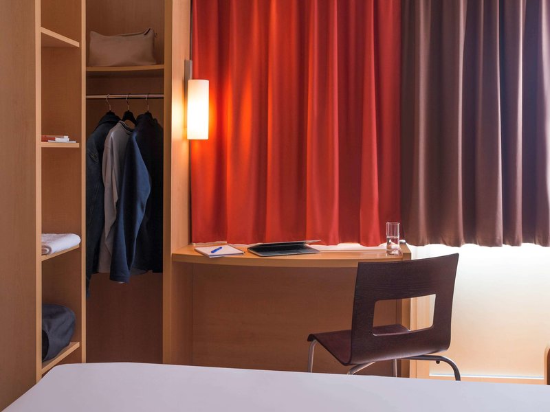 ibis nantes centre gare sud