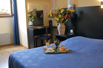 Hotel Restaurant Aux Deux Roses,In A Rural Location,3 star