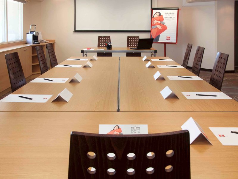 ibis nice aeroport promenade des anglais