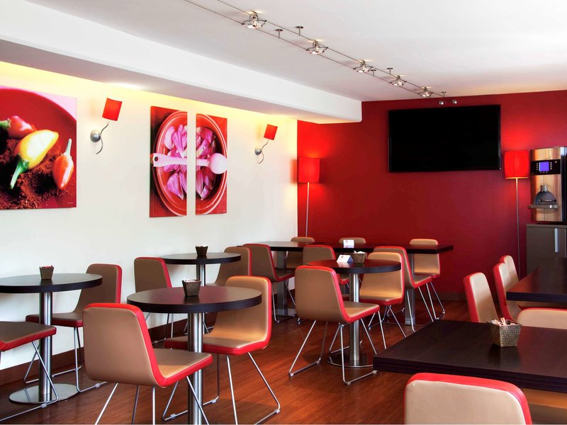 ibis nice aeroport promenade des anglais