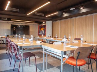 ibis nice aeroport promenade des anglais