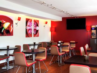 ibis nice aeroport promenade des anglais