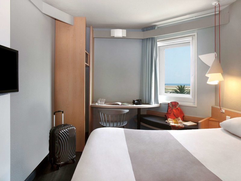 ibis nice aeroport promenade des anglais