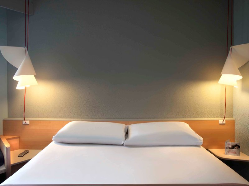 ibis nice aeroport promenade des anglais