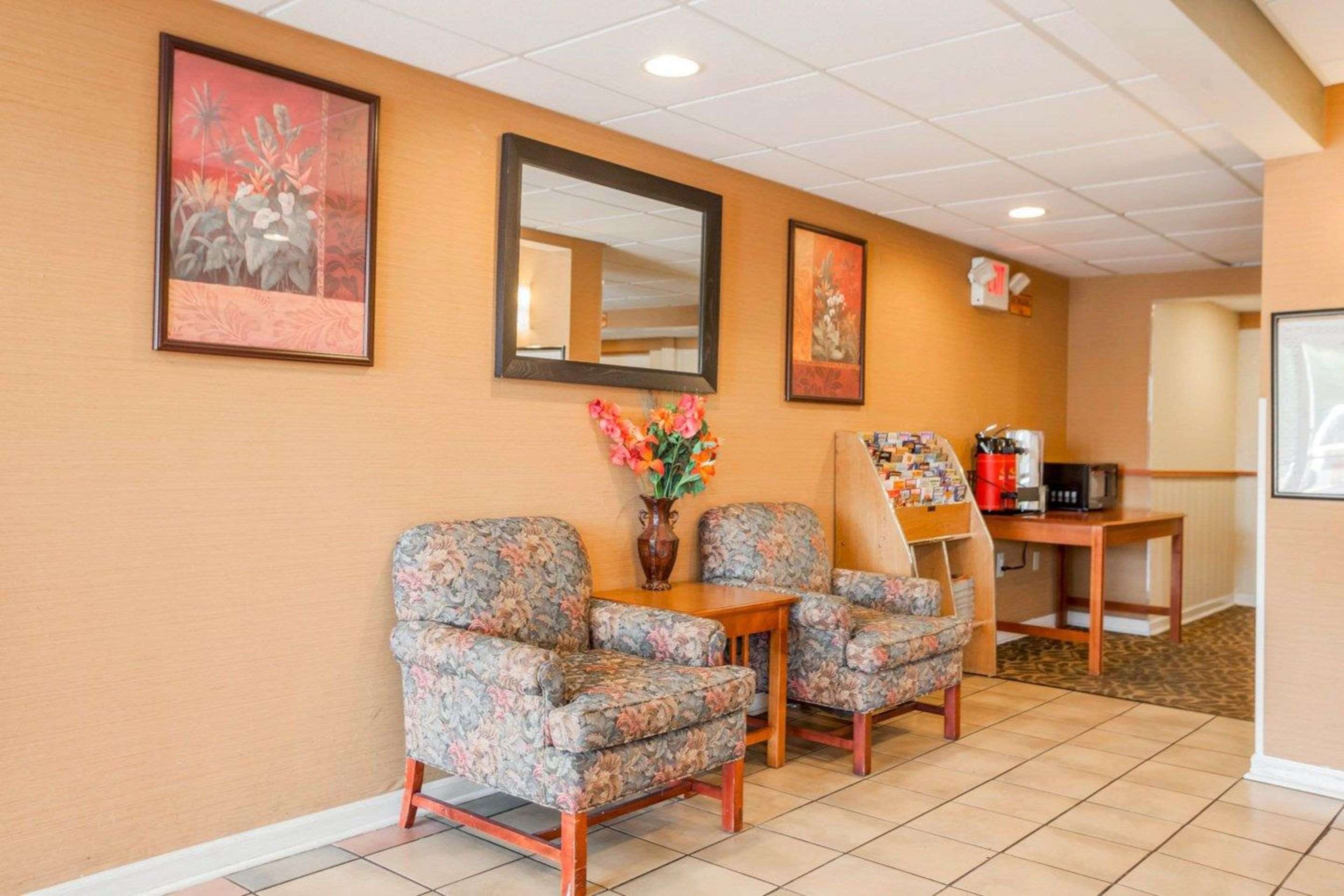 econo lodge milwaukee airport