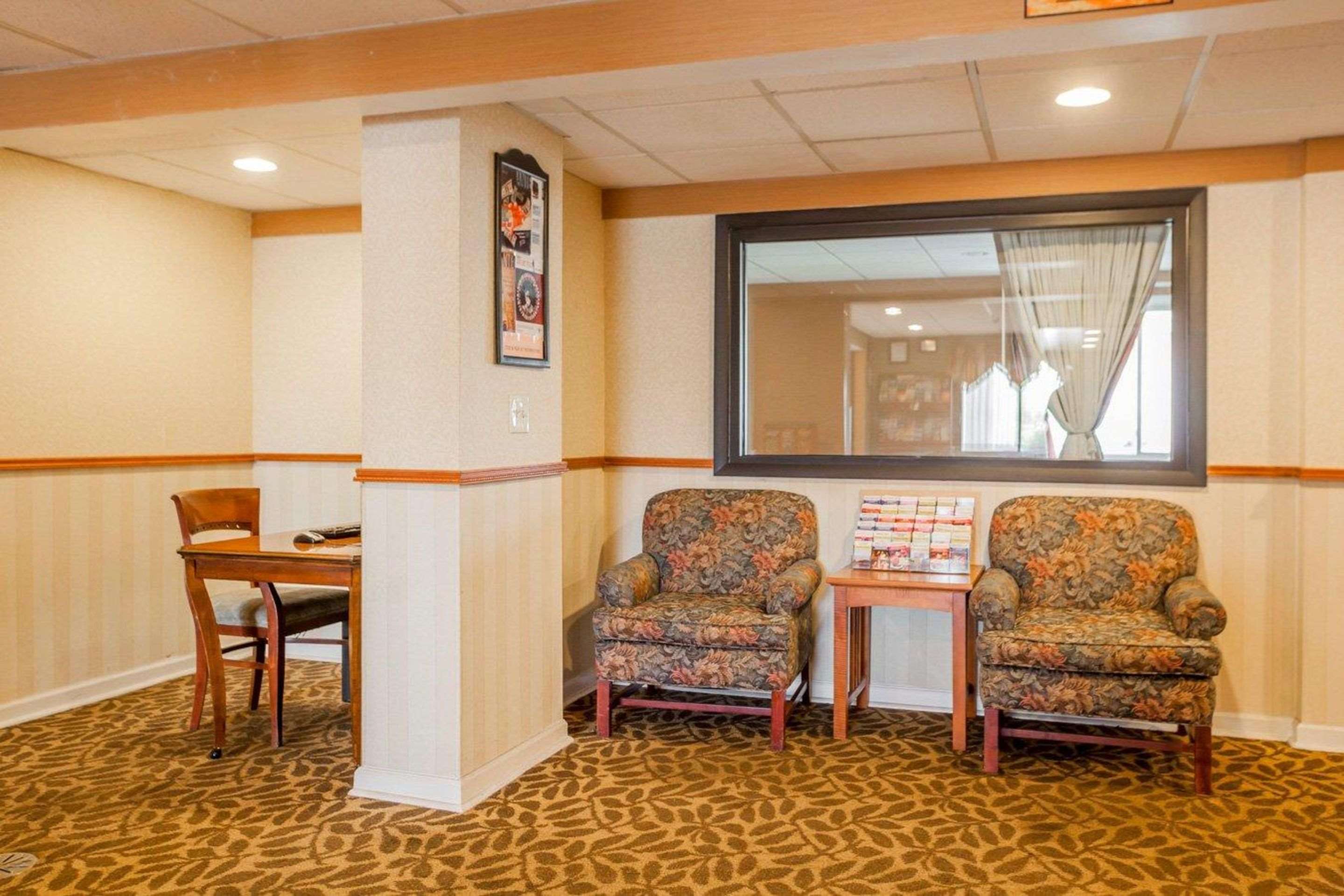 econo lodge milwaukee airport