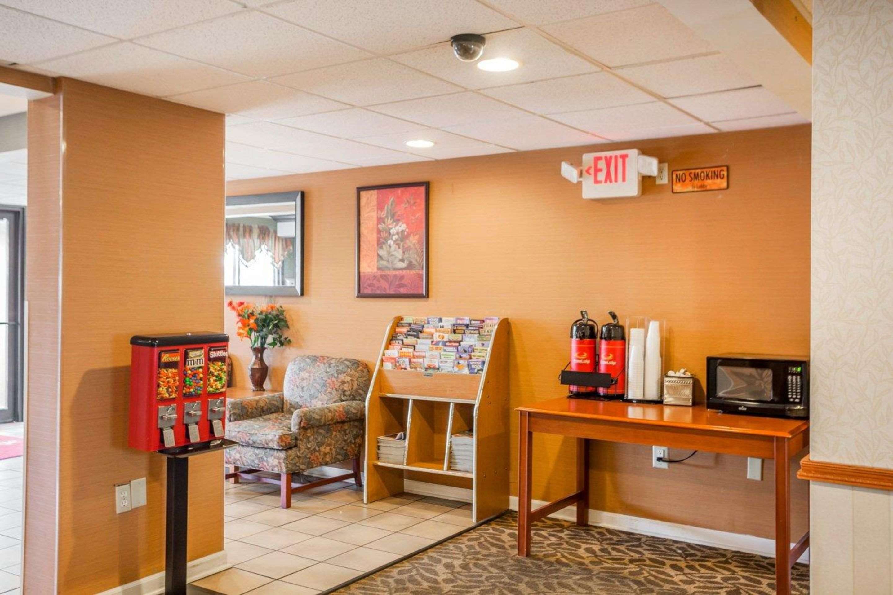 econo lodge milwaukee airport