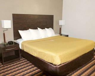 econo lodge milwaukee airport