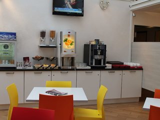 hotelf1 reims tinqueux