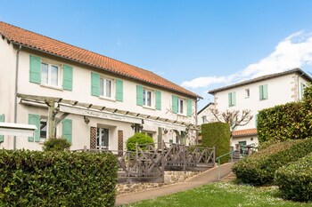 Auberge La Tomette, The Originals Relais,Bessonies>>Aurillac,3 star
