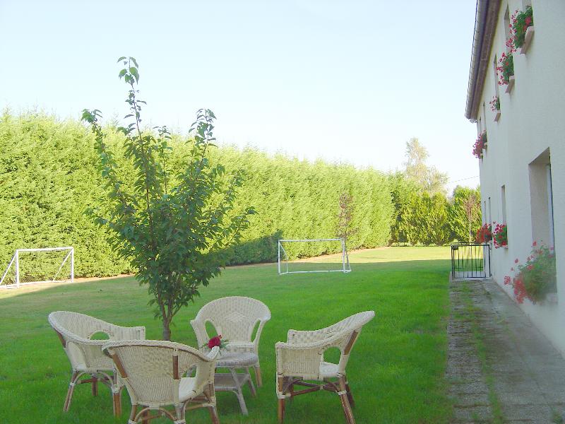 hotel the originals bernay acropole
